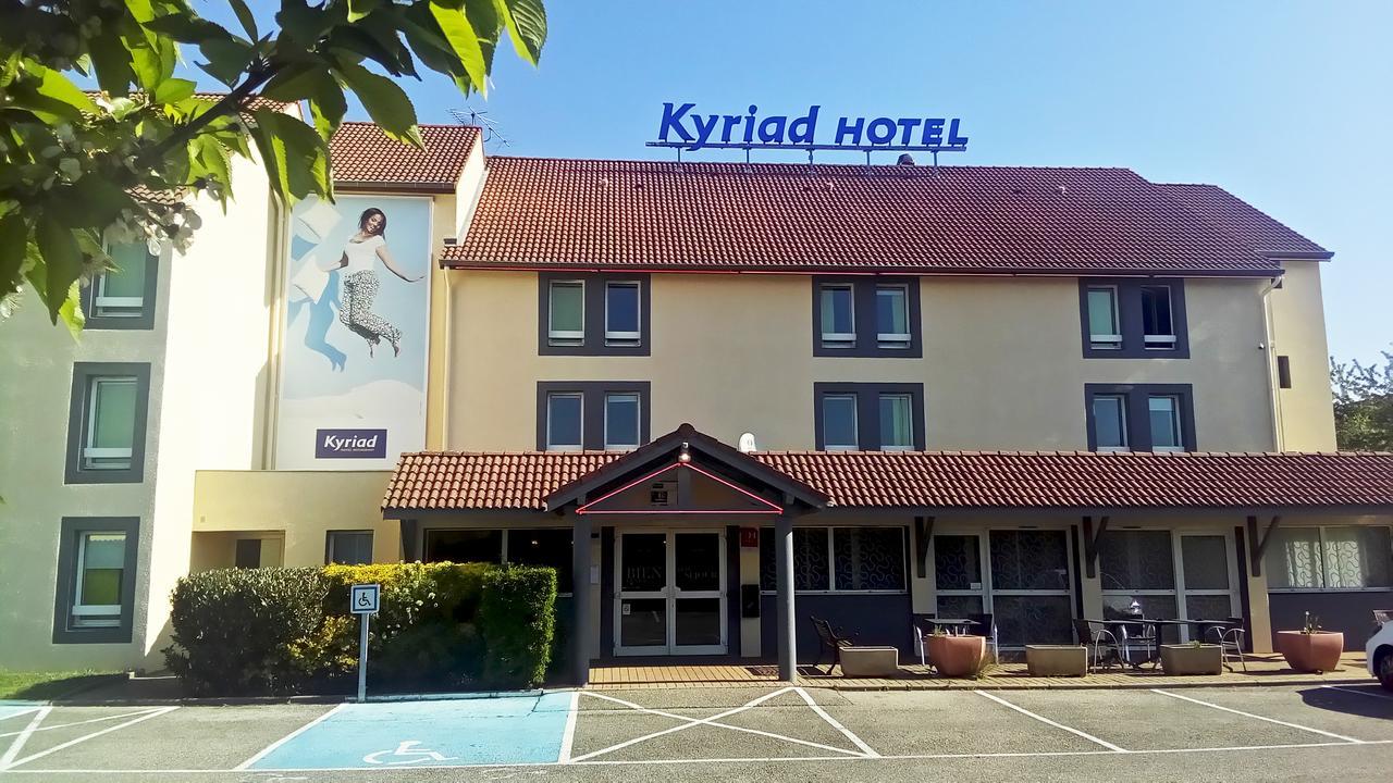 Kyriad Lyon Est - Saint Bonnet De Mure Exterior foto